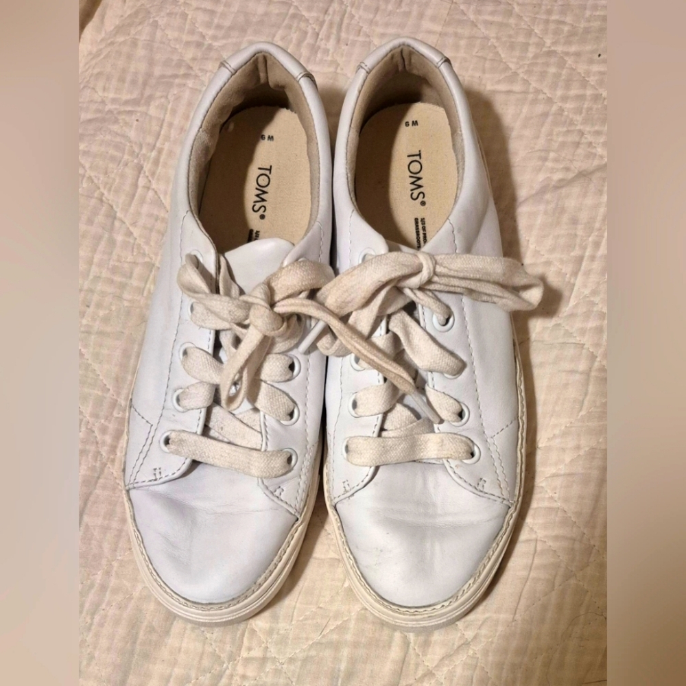 TOMS Leather White Casual Sneakers